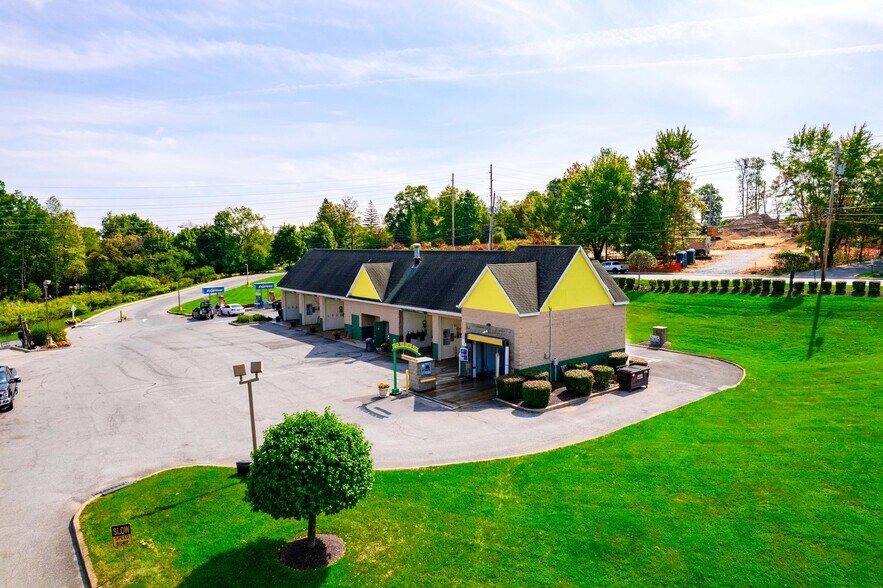 More Photos Of 485 E Main St, Middletown Self Storage For Sale