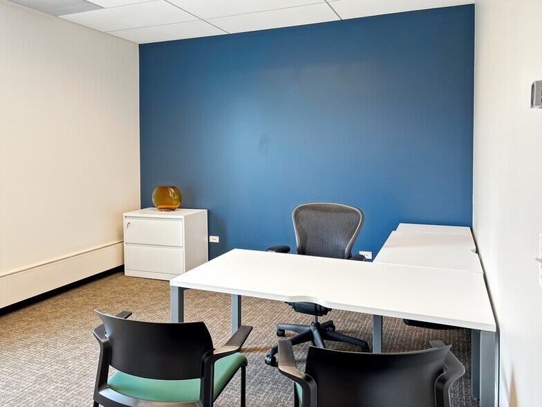 More Photos Of 3333 Warrenville Rd, Lisle Coworking Space