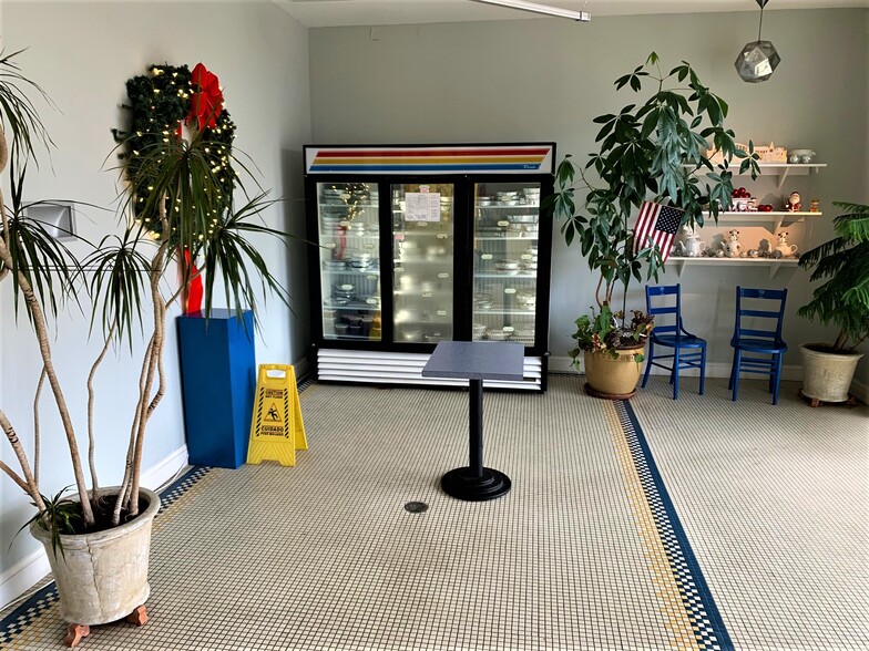 More Photos Of 1208 Laurel St, Columbia Freestanding For Sale