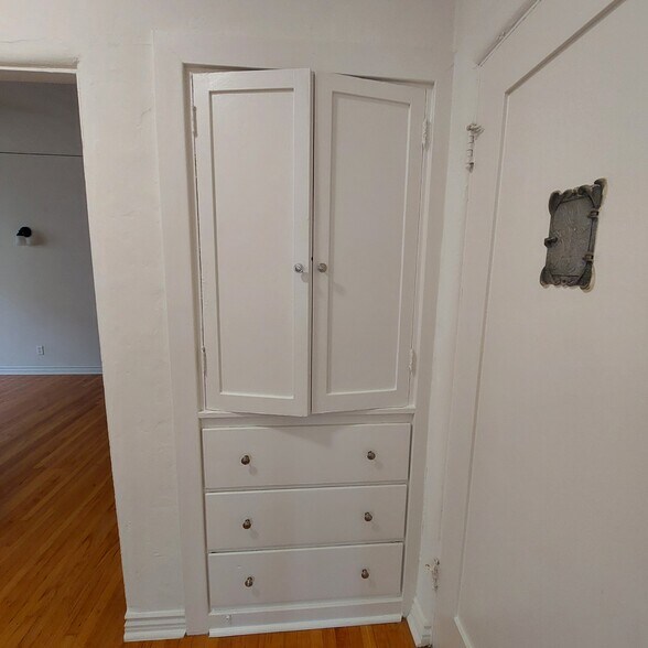 More Photos Of 626 S Cloverdale Ave, Los Angeles Apartments For Sale
