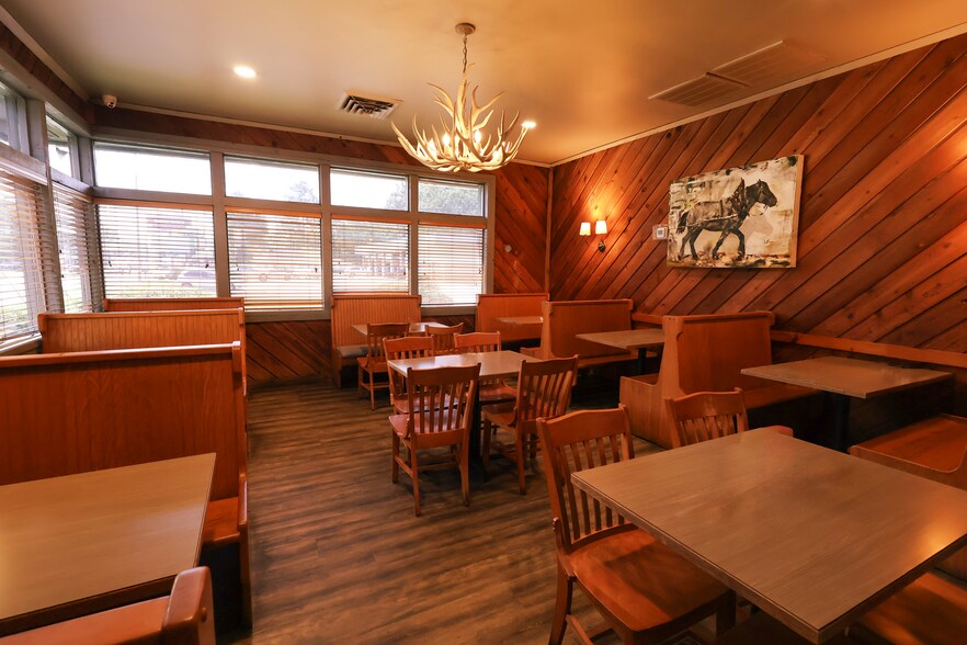 More Photos Of 230 US Highway 80 E, Pooler Restaurant For Sale