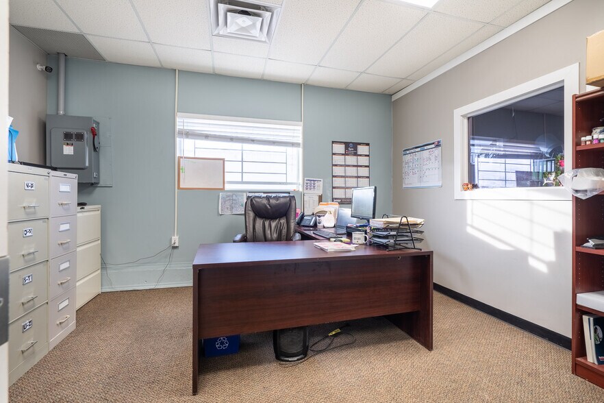 More Photos Of 2711 50 Av, Lloydminster Industrial For Sale