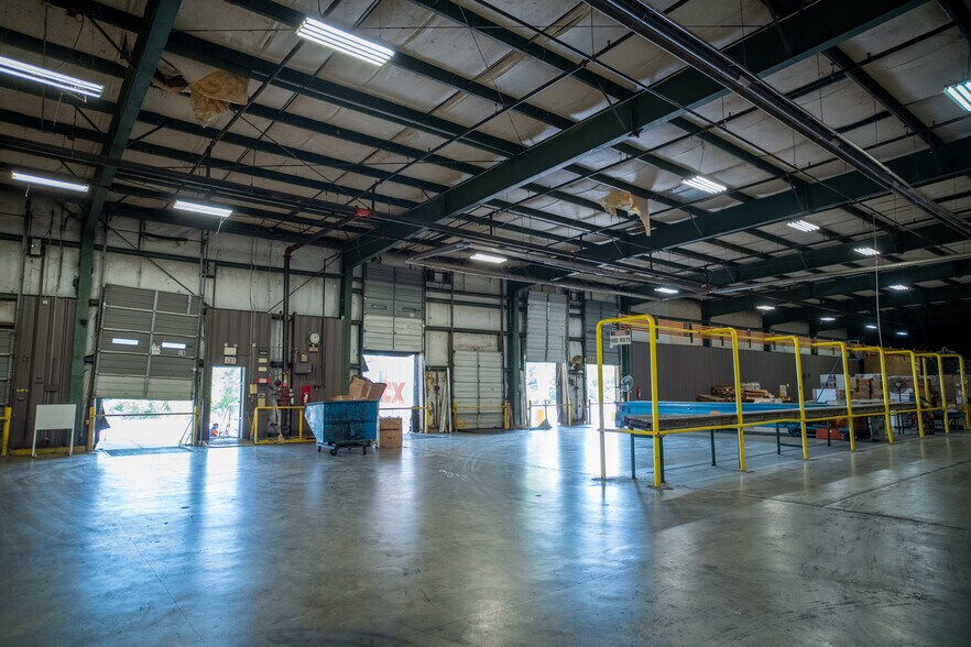 More Photos Of 11200 Wildwood Dr, Olive Branch Manufacturing For Lease