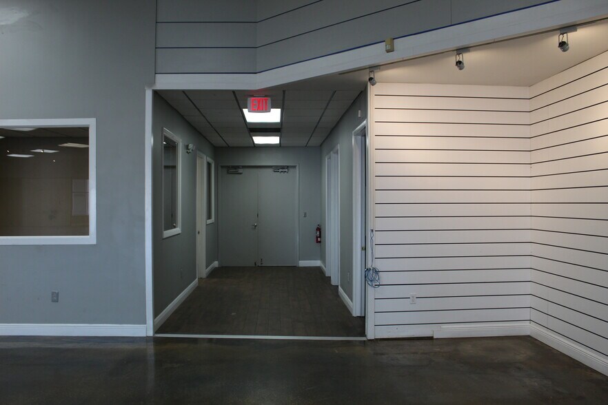 More Photos Of 855 N Highway 17-92, Longwood Storefront For Sale