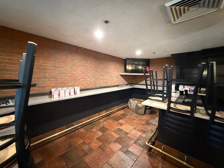 More Photos Of 249 Main St, Rutland Apartments For Lease