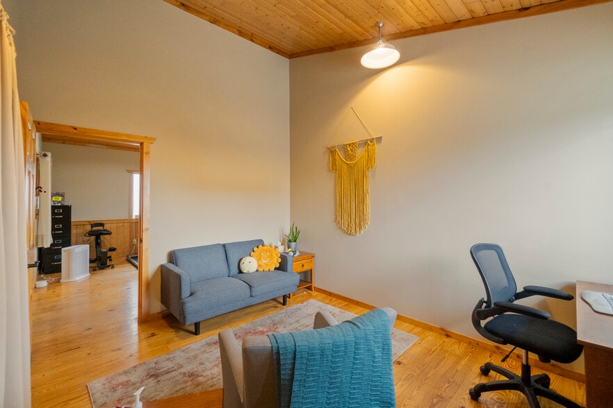 More Photos Of 338 NW 85th St, Seattle Office For Sale