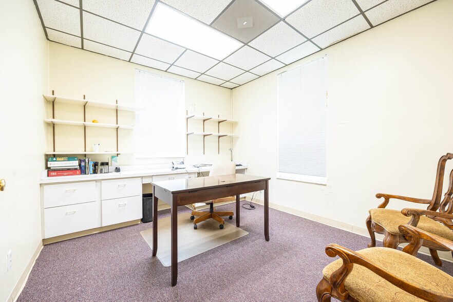 More Photos Of 1226 SW Main Blvd, Lake City Medical For Sale