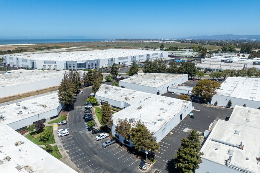 More Photos Of 20949-20957 Cabot Blvd, Hayward Warehouse For Lease