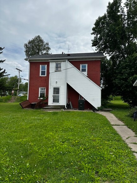 More Photos Of 3010 Johnson Ave NW, Cedar Rapids Multifamily For Sale