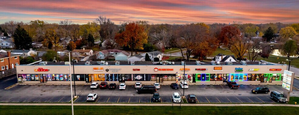 More Photos Of 1011-1030 W North Ave, Villa Park Unknown For Lease