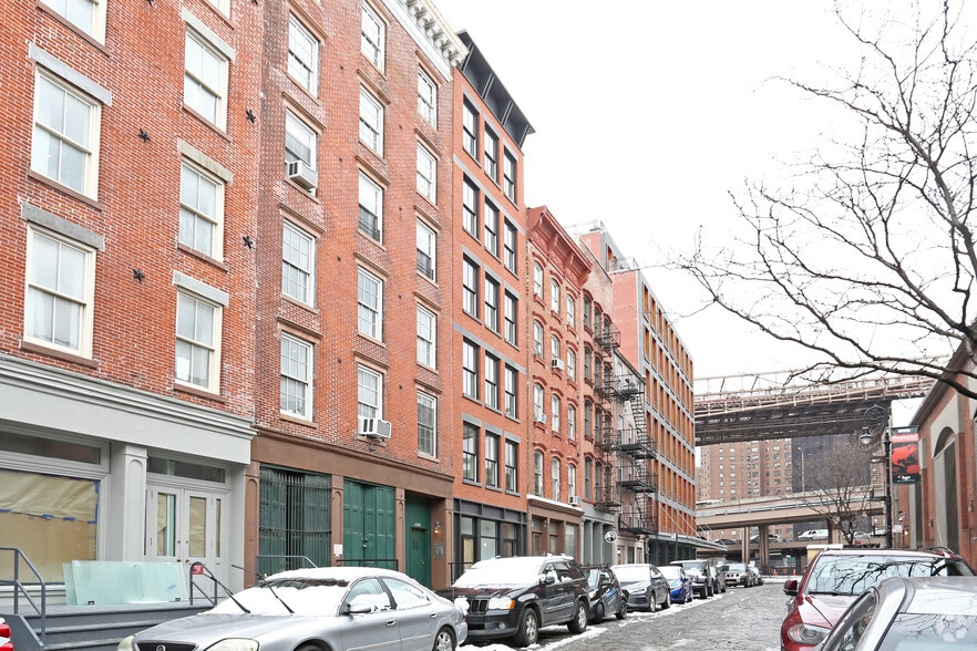 More Photos Of 246 Front St, New York Apartments For Lease