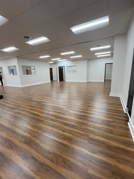 More Photos Of 6401 Carmel Rd, Charlotte Office For Lease