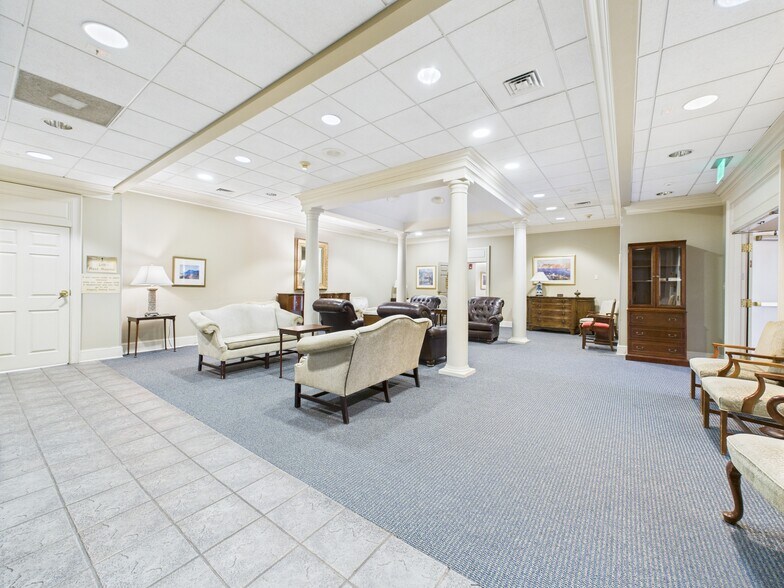 More Photos Of 201 E Dr Hicks Blvd, Florence Medical For Sale