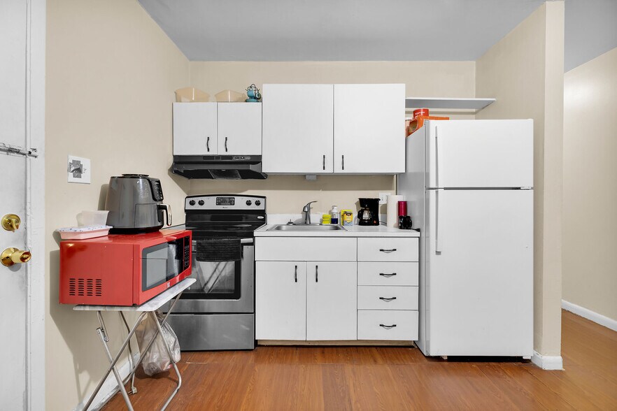 More Photos Of 912 Pohalski St, Key West Multifamily For Sale
