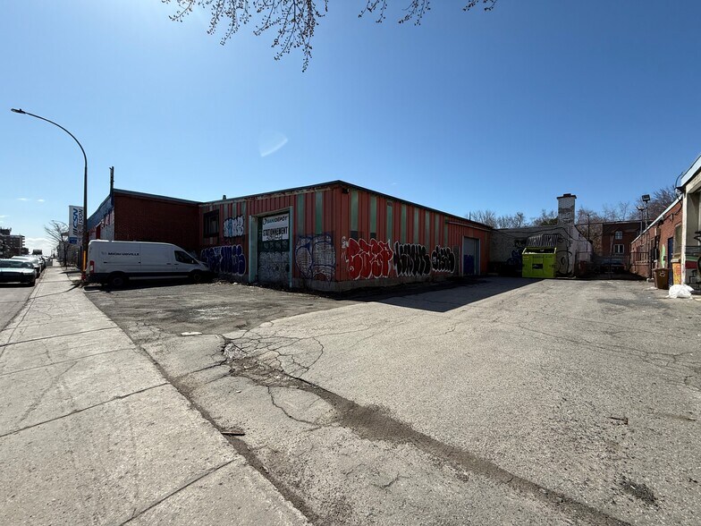 More Photos Of 4278 St Frontenac, Frontenac Auto Repair For Sale