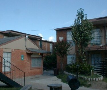 More Photos Of 122 E Crosstimbers St, Houston Apartments For Sale