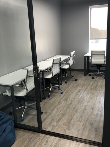 More Photos Of 866 The Queensway, Toronto Office For Lease