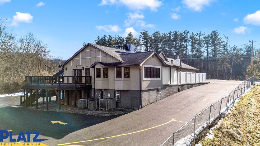 More Photos Of 7098 Mahoning Ave, Youngstown Restaurant For Sale