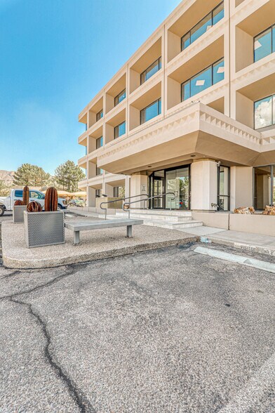 More Photos Of Sundland Park & Mesa Hills Dr., El Paso Office For Lease