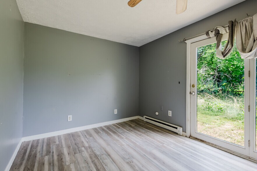 More Photos Of , Lexington Specialty For Sale
