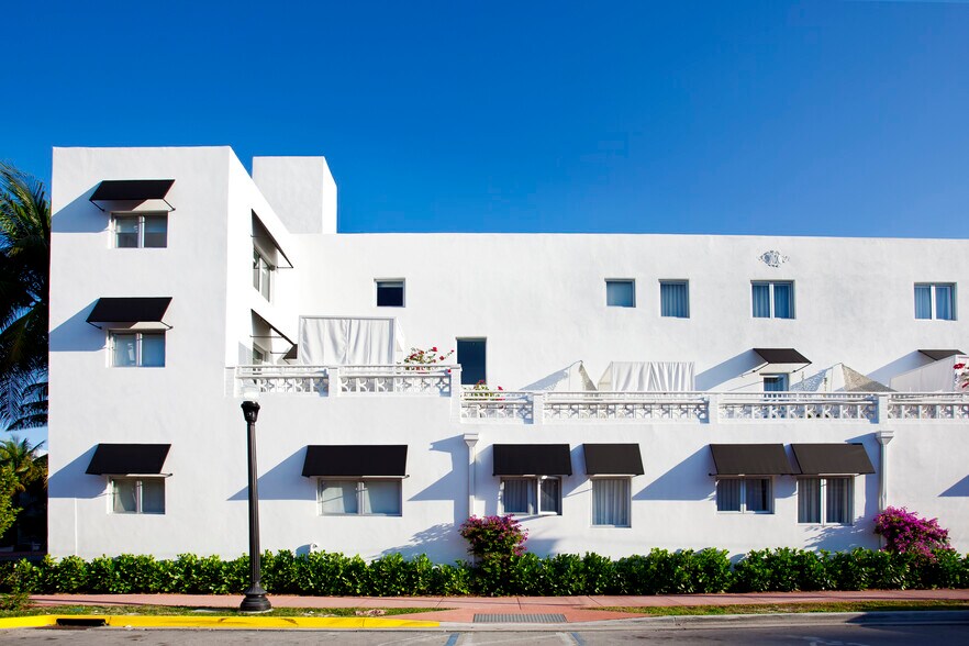 More Photos Of 205 Collins Ave, Miami Beach Hotel For Sale