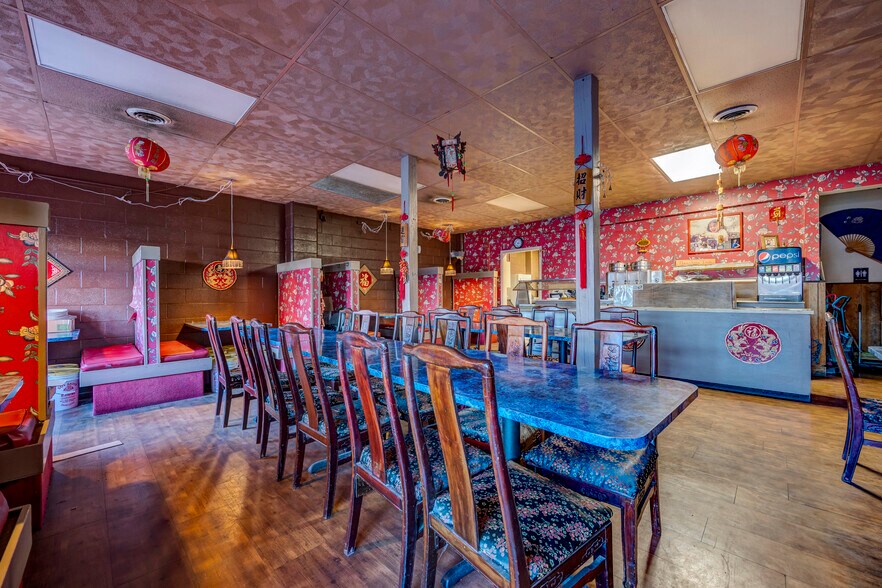 More Photos Of 627 S Columbia Ave, Connell General Retail For Lease