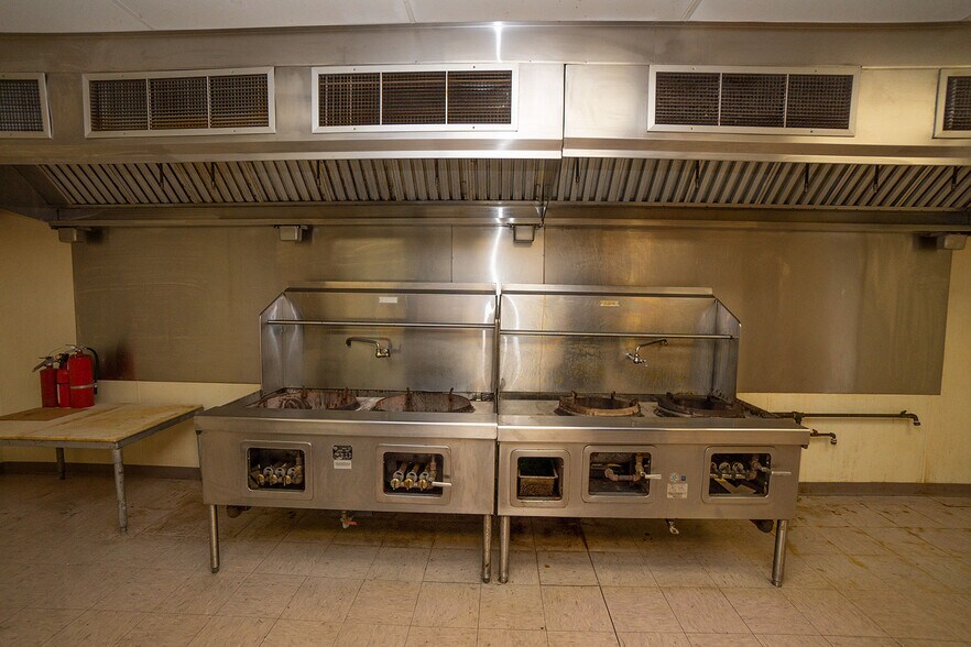 More Photos Of 520 S Ramsey Dr, Valley Center Freestanding For Sale