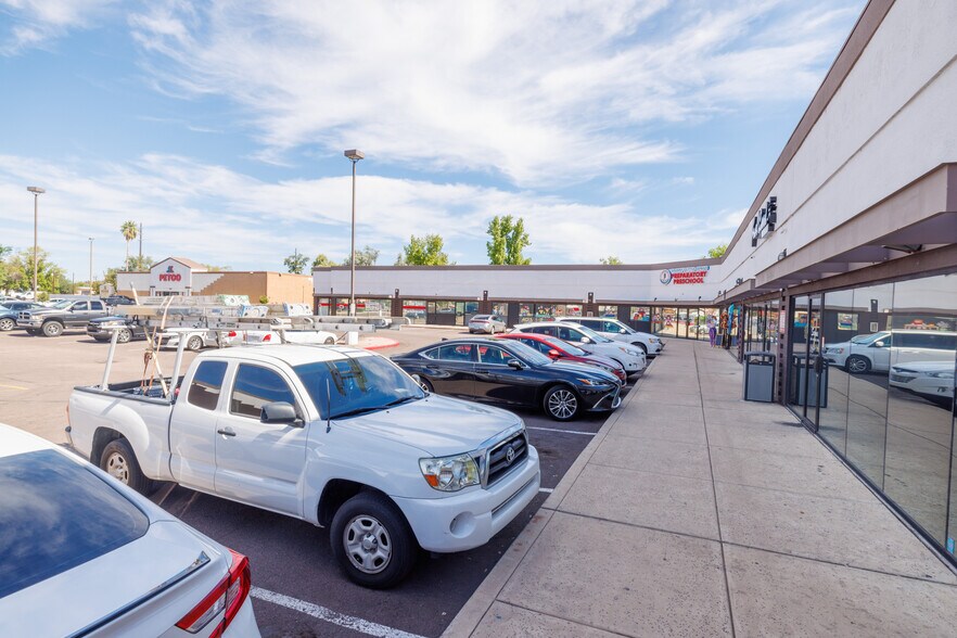 More Photos Of 323-335 N Gilbert Rd, Mesa Unknown For Lease