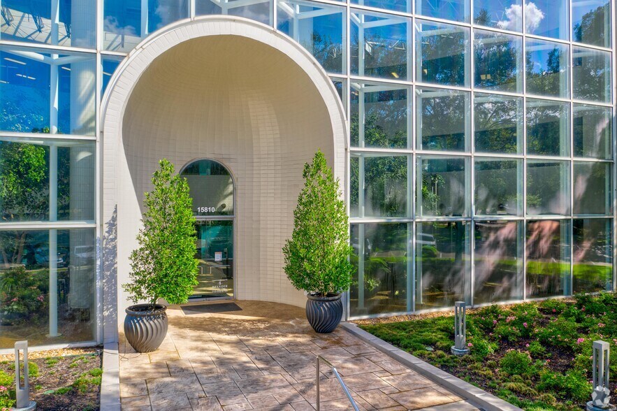 More Photos Of 15810 Park Ten Pl, Houston Office For Lease