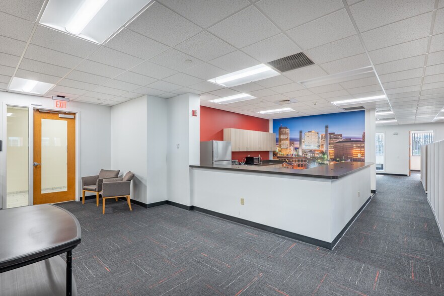 More Photos Of 4550 Lena Dr, Mechanicsburg Office For Lease