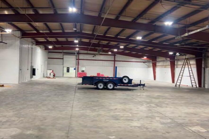 More Photos Of 4008 Borman Dr, Batavia Warehouse For Lease