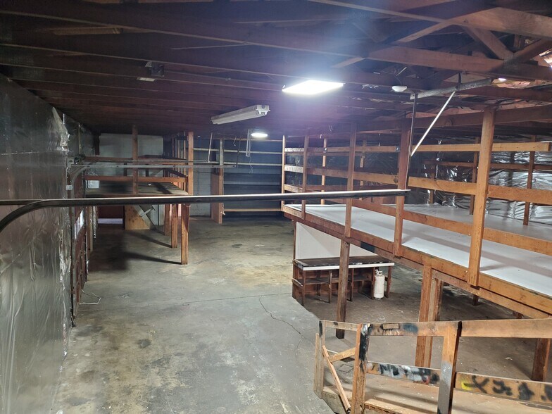 More Photos Of 3511 Boone Rd SE, Salem Distribution For Sale