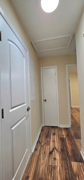More Photos Of 3223 Shallowford Rd, Atlanta Office For Lease