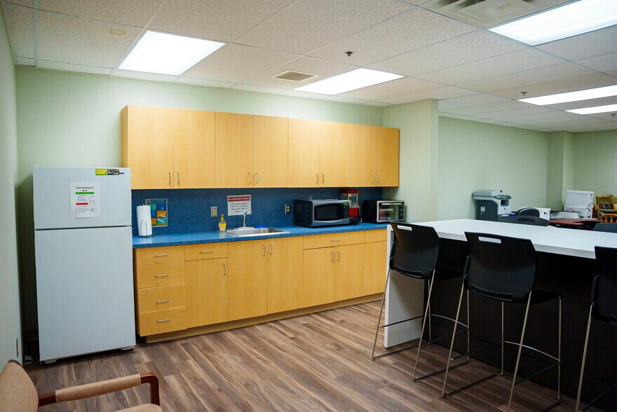 More Photos Of 1301 W Forest Grove Rd, Vineland Flex For Lease