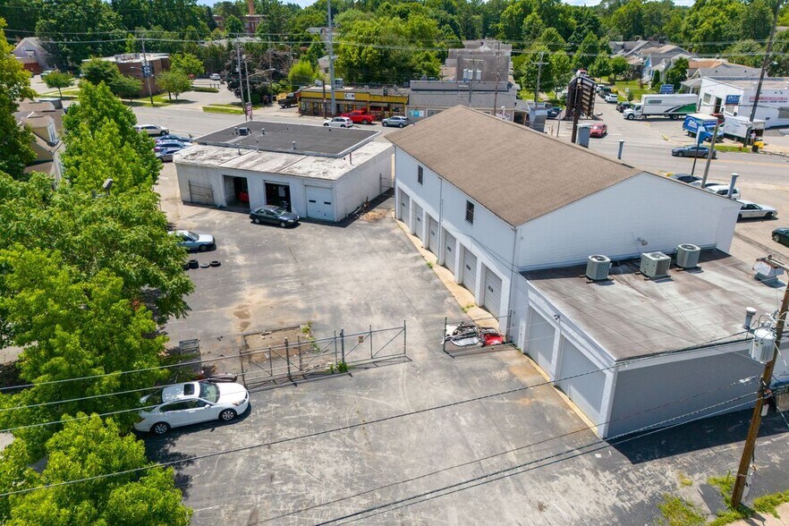 More Photos Of 2251 Bardstown Rd, Louisville Auto Repair For Sale