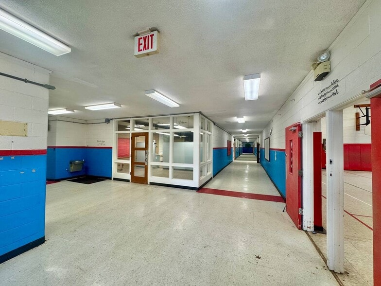 More Photos Of 111 W College Ave, Shelbina Schools For Sale