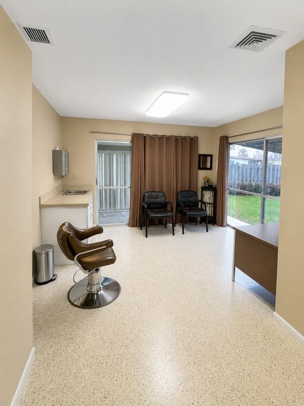 More Photos Of 761 E Prima Vista Blvd, Port Saint Lucie Office For Lease