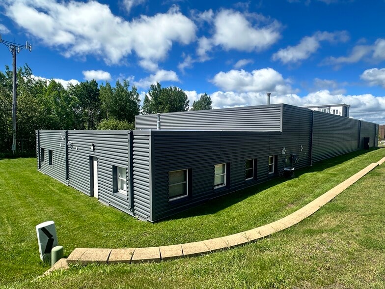 More Photos Of 1202 Maple Grove Rd, Duluth Warehouse For Lease