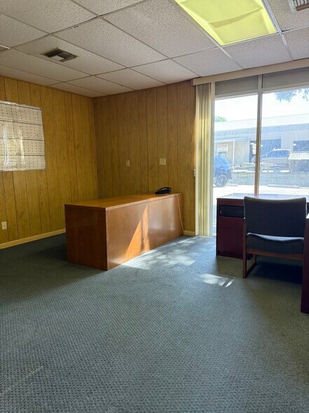 More Photos Of 663 2nd Ln, Vero Beach Warehouse For Sale