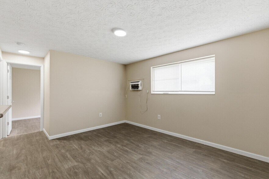 More Photos Of 1631 Jackson Ln, Middletown Multifamily For Sale