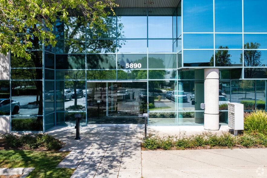 More Photos Of 5890 Stoneridge Dr, Pleasanton Medical For Lease