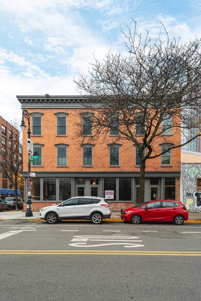 More Photos Of 1139-1141 Manhattan Ave, Brooklyn Apartments For Sale