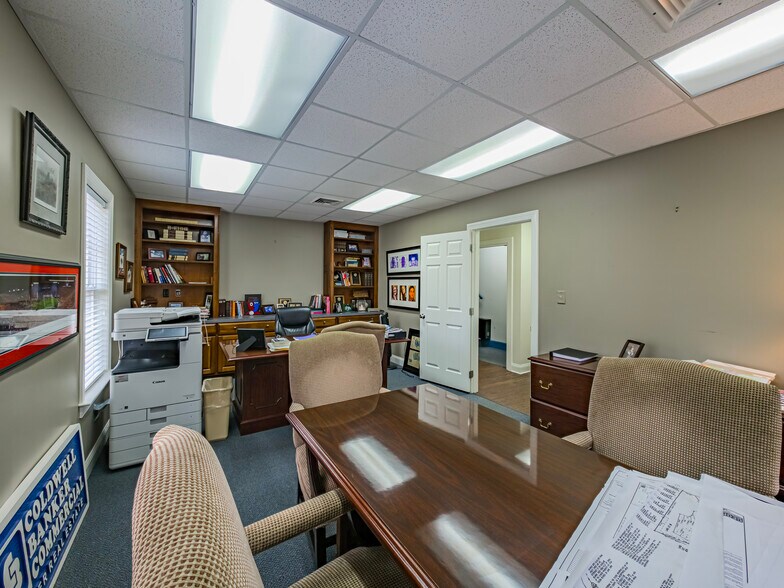 More Photos Of 1108 Gornto Rd, Valdosta Office For Sale