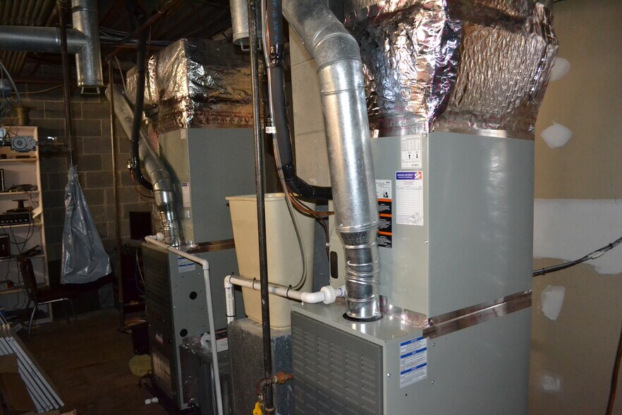 More Photos Of 12069 Tech Rd, Silver Spring Light Manufacturing For Sale