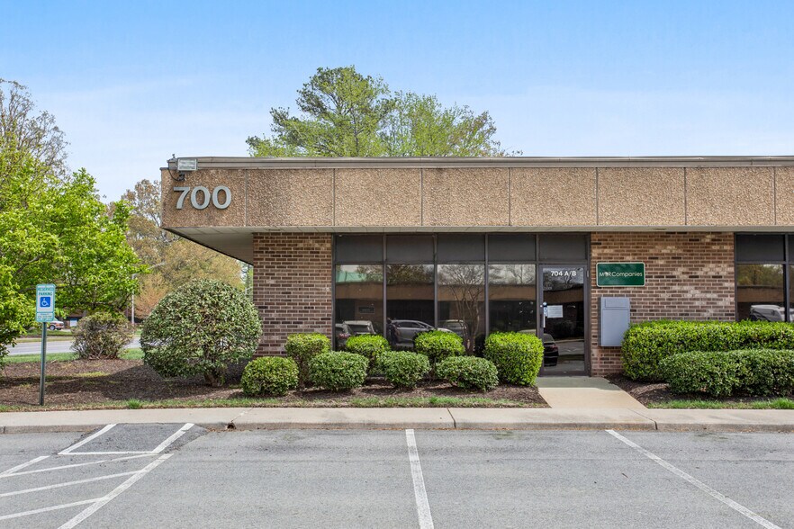 More Photos Of 739 Thimble Shoals Blvd, Newport News Office For Lease