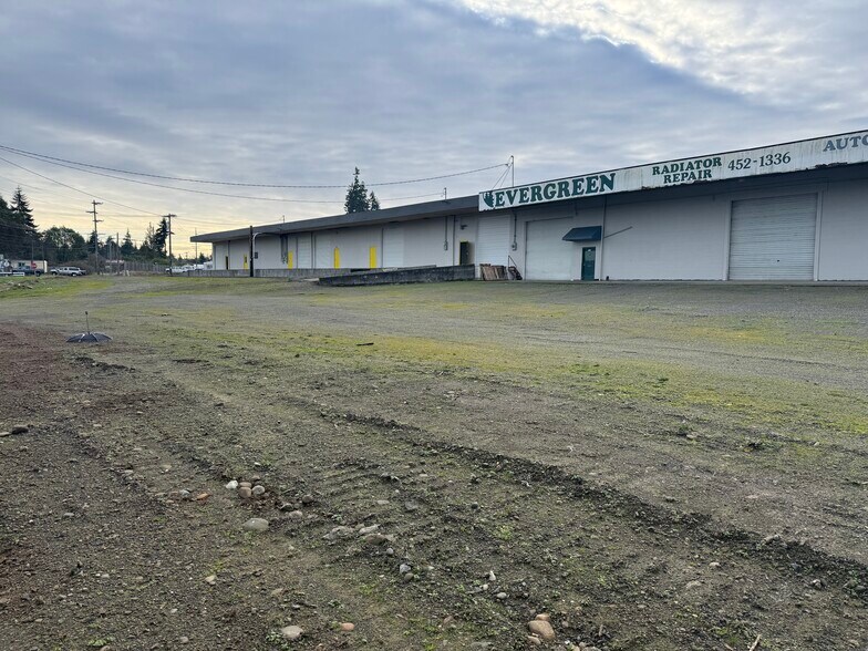 More Photos Of 212 N Gales St, Port Angeles Warehouse For Lease