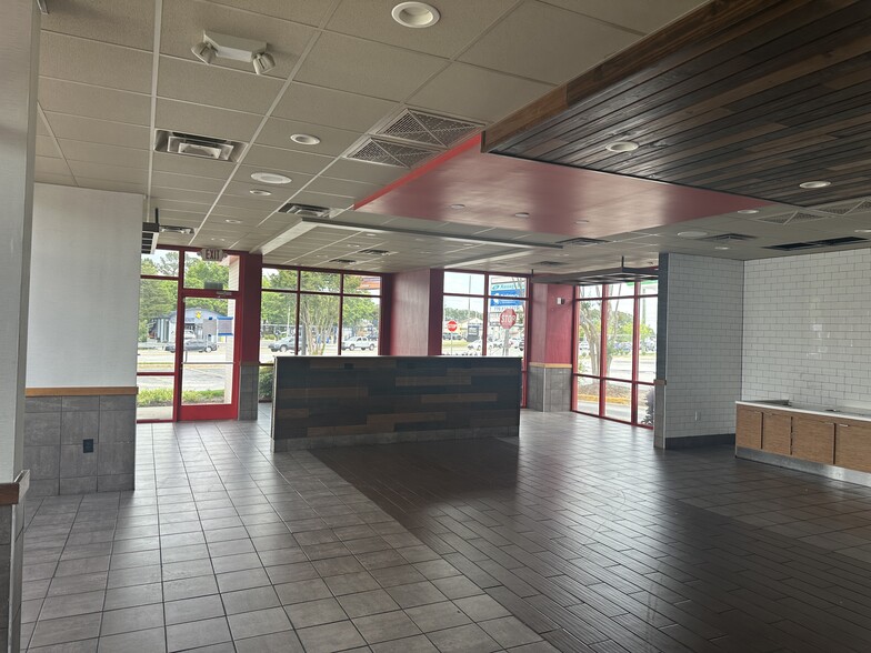 More Photos Of 2365 Pleasant Hill Rd, Duluth Fast Food For Lease