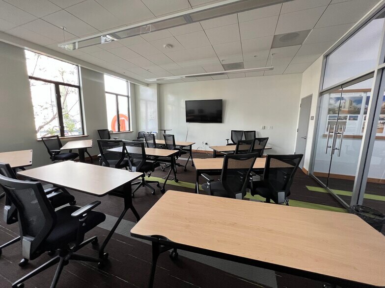 More Photos Of 387 S 1st St, San Jose Loft Creative Space For Lease