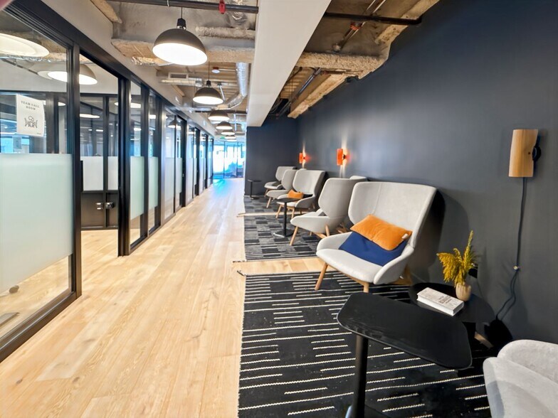 More Photos Of 1601 5th Ave, Seattle Coworking Space