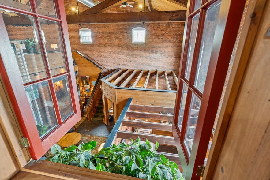 More Photos Of 26 Howland St, Plymouth Office For Sale